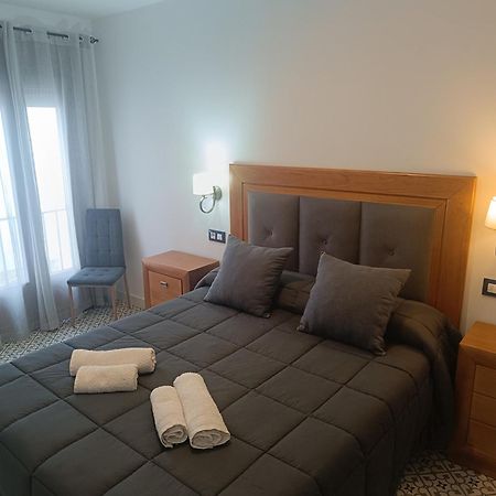 Al-Qazeres Suites Caces Exterior foto