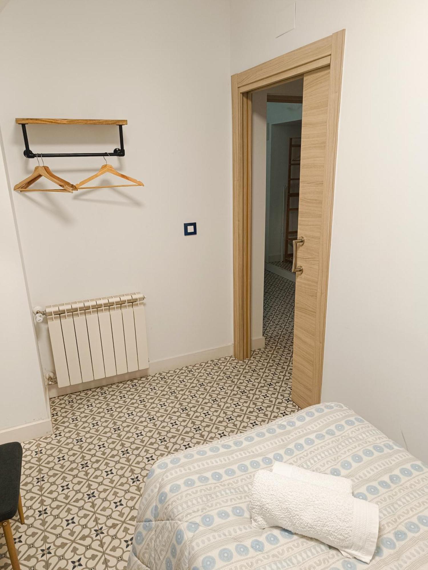Al-Qazeres Suites Caces Exterior foto