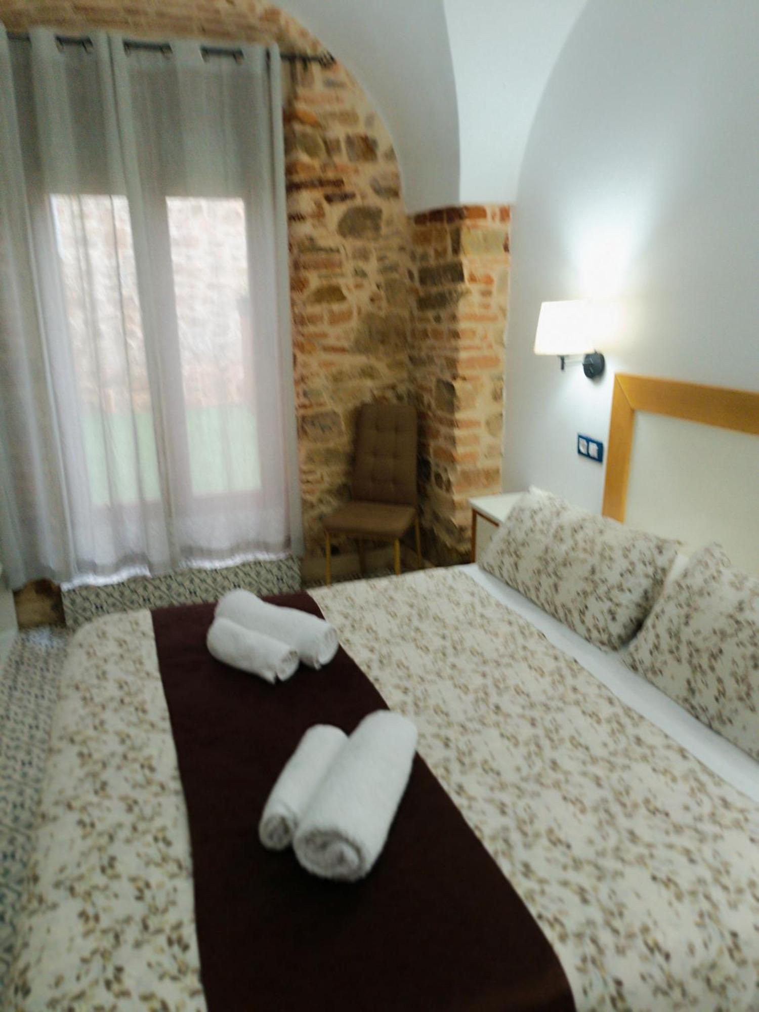 Al-Qazeres Suites Caces Exterior foto