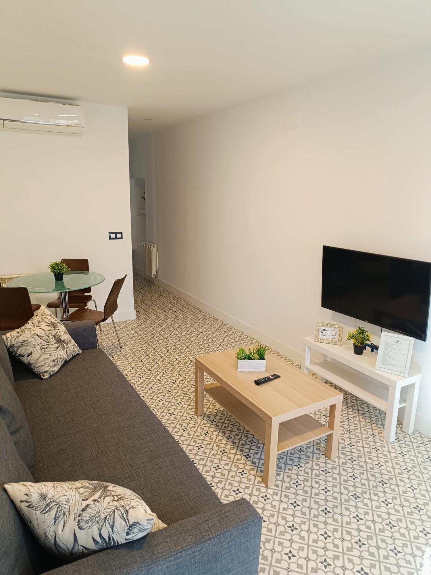 Al-Qazeres Suites Caces Exterior foto