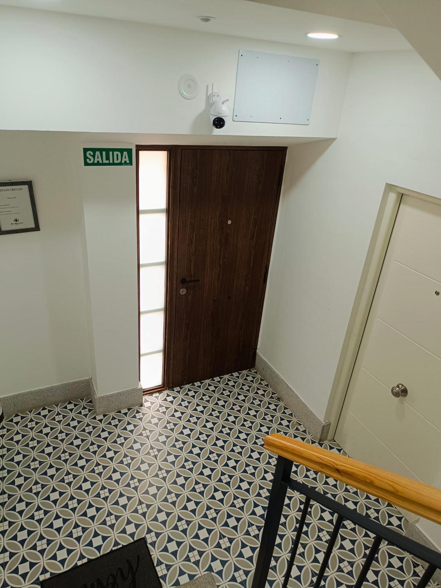 Al-Qazeres Suites Caces Exterior foto