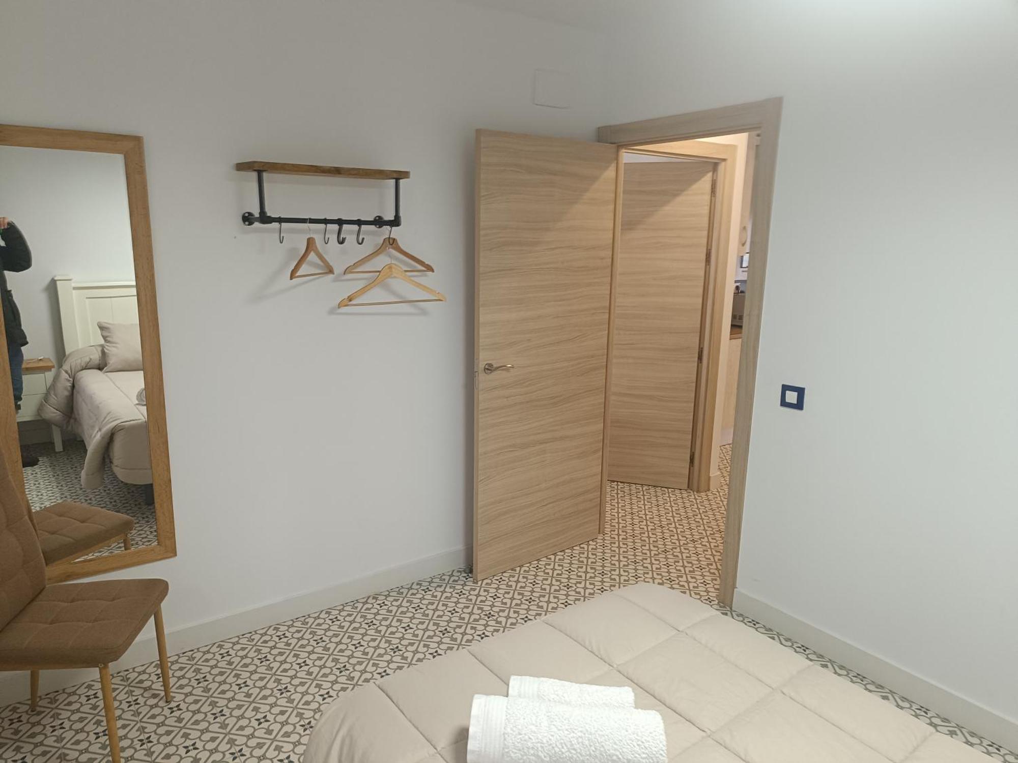 Al-Qazeres Suites Caces Exterior foto